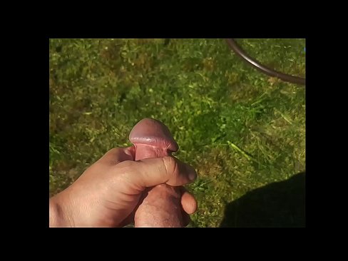 ❤️ ګرم hottie خپل ګلابي بلی fucked او د اوړي په باغ کې د squirt سره cums ترلاسه کوي ❤️❌  ❌❤